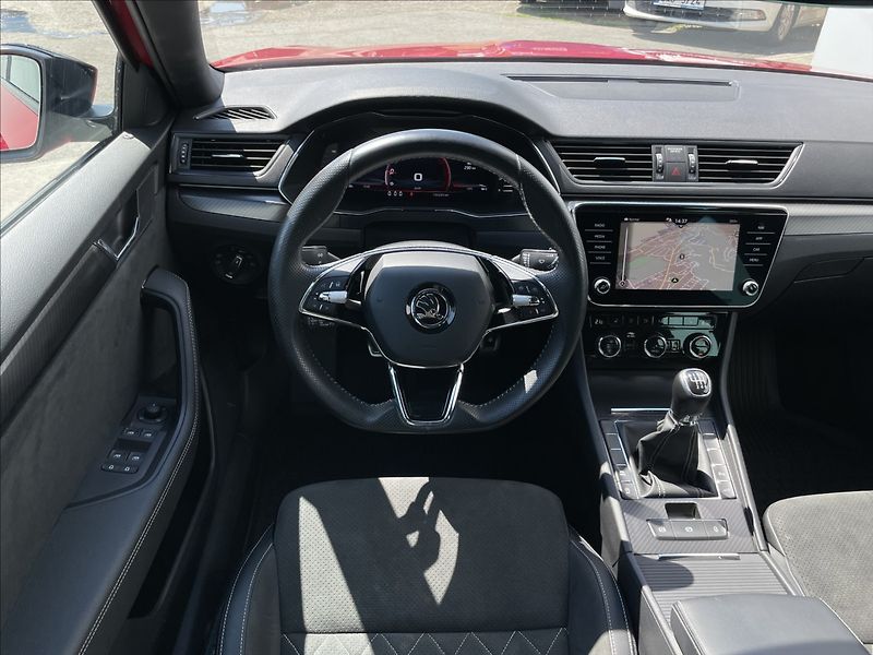 Škoda Superb 2,0 TDI Combi Sportline DCC - fotka 7 z 24