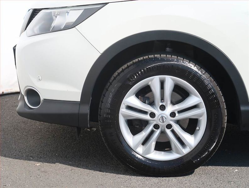 Nissan Qashqai (2015) 1.6 DIG-T, Serv.kniha, Navi - fotka 15 z 20