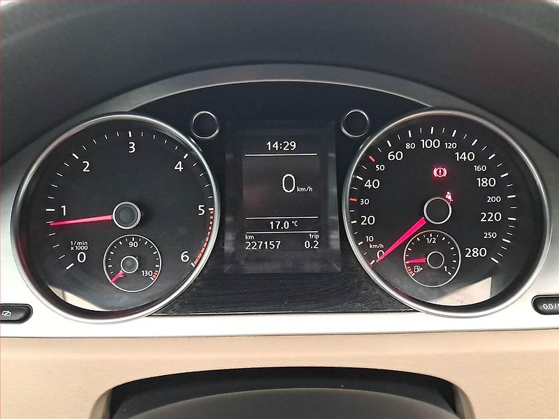 Volkswagen Passat CC (2010) Comfortline 2.0 TDI, Xenony - fotka 11 z 17