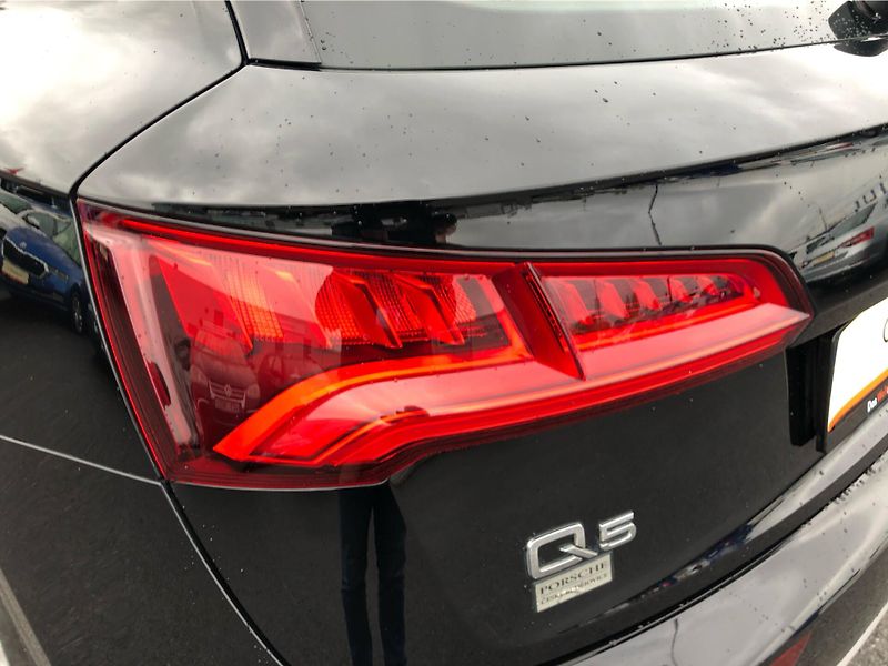 Audi Q5 DESIGN 2.0 TDI 140 KW Quattro - fotka 25 z 30