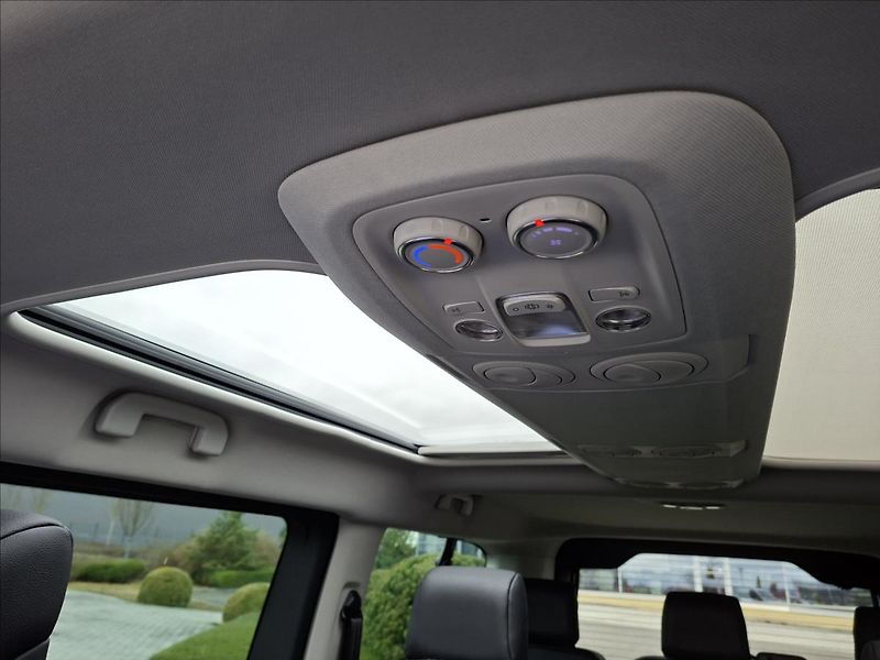 Citroën SpaceTourer 2,0 BlueHDi 180 EAT8 SHINE XL - fotka 31 z 36