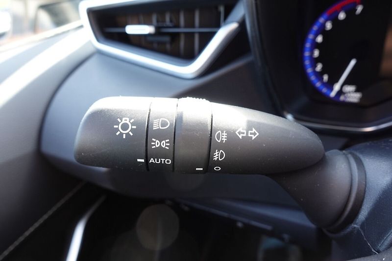 Toyota Corolla 1.8HEV CVT  Comfort Style Tech - fotka 25 z 31