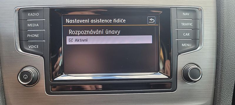 Volkswagen Golf (2014) 1,2TSi 77kW benzín DSG Comfort - fotka 28 z 38