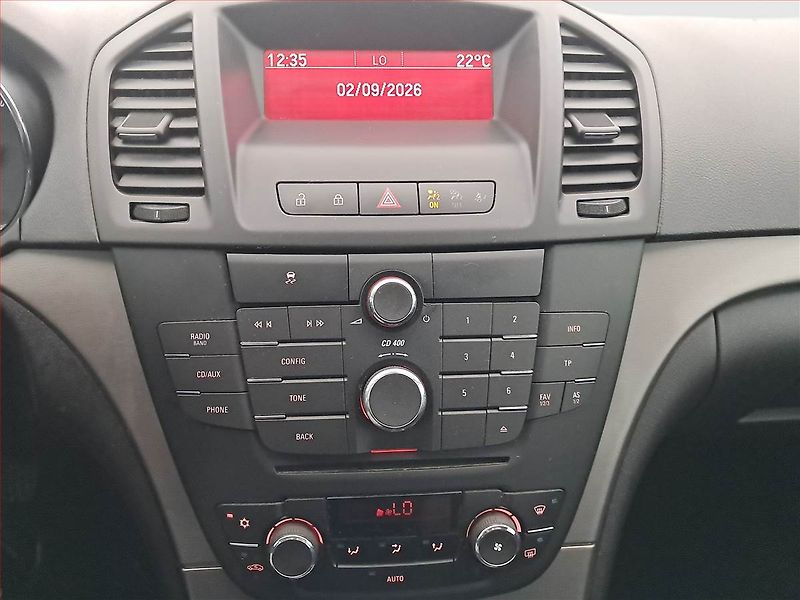 Opel Insignia (2011) 2.0 CDTI, po STK, Tažné - fotka 12 z 16