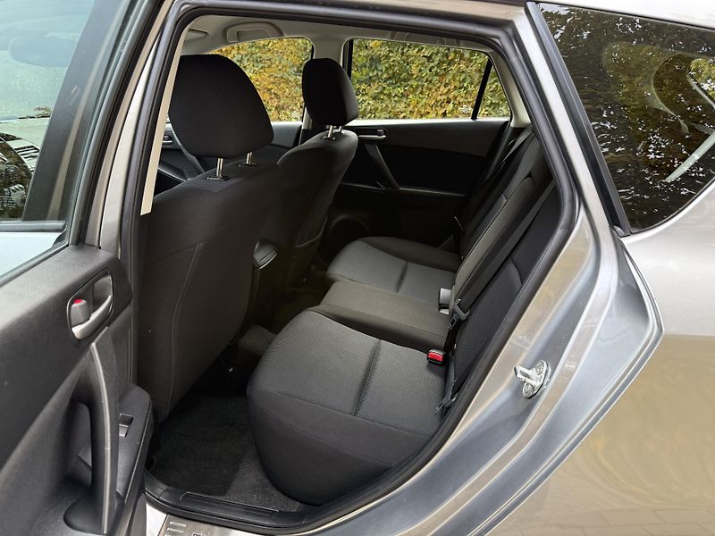 Mazda 3 2.0 Exclusive-Line AUTOMAT - fotka 20 z 33