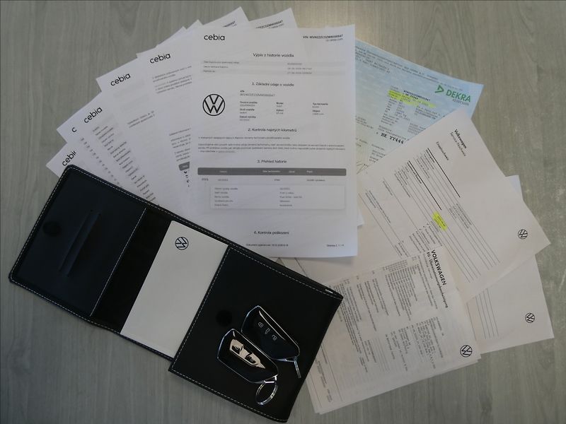 Volkswagen Golf 2,0 VIII TDi 2x kola,LED,CEBIA - fotka 42 z 50