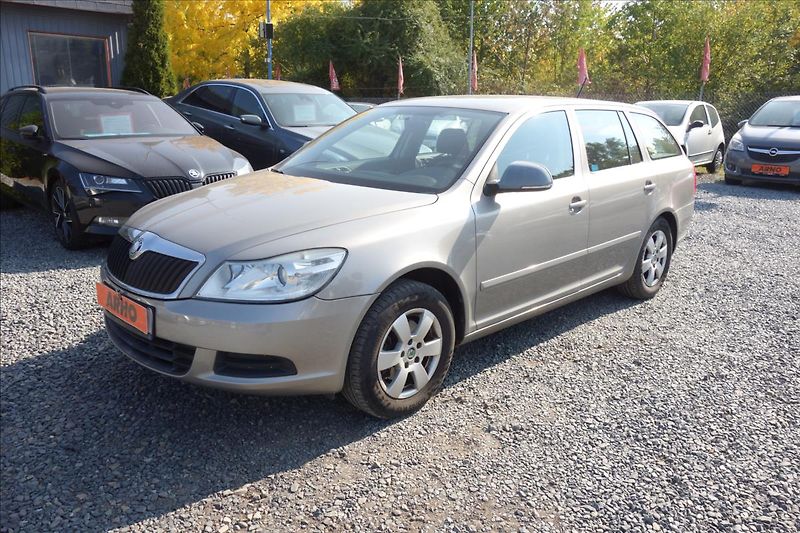 Škoda Octavia 1,8 TSi,ČR,SERV.KN.,ELEGANCE. - fotka 2 z 4