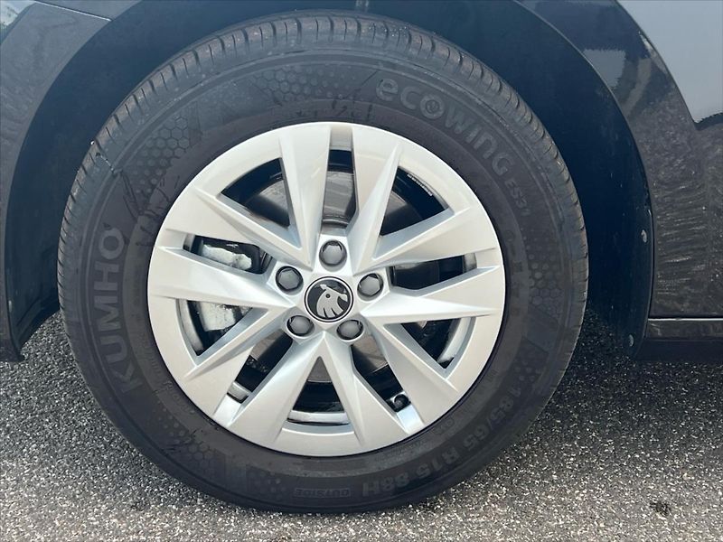 Škoda Fabia 1,0 TSI 85 kW TOP SELECTION  I - fotka 29 z 30