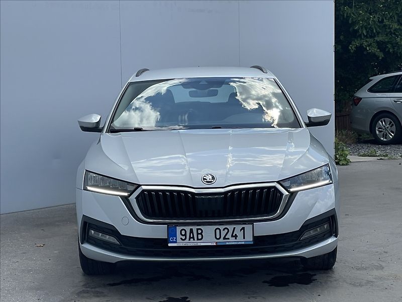 Škoda Octavia 2,0 TDI Combi Ambition Plus - fotka 22 z 23