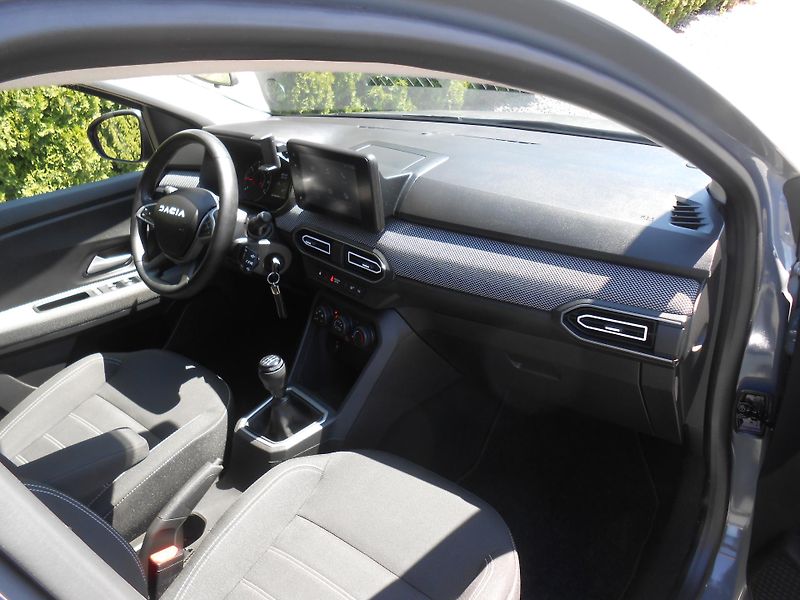 Dacia Sandero 1.0TCe+LPG,KLIMA,LED!! - fotka 16 z 41