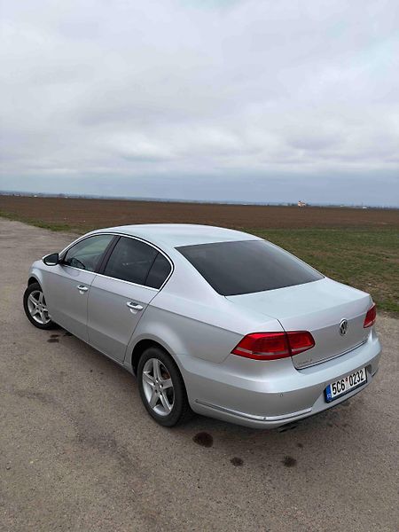 Volkswagen Passat (2012) 2.0 /103kW - fotka 3 z 15