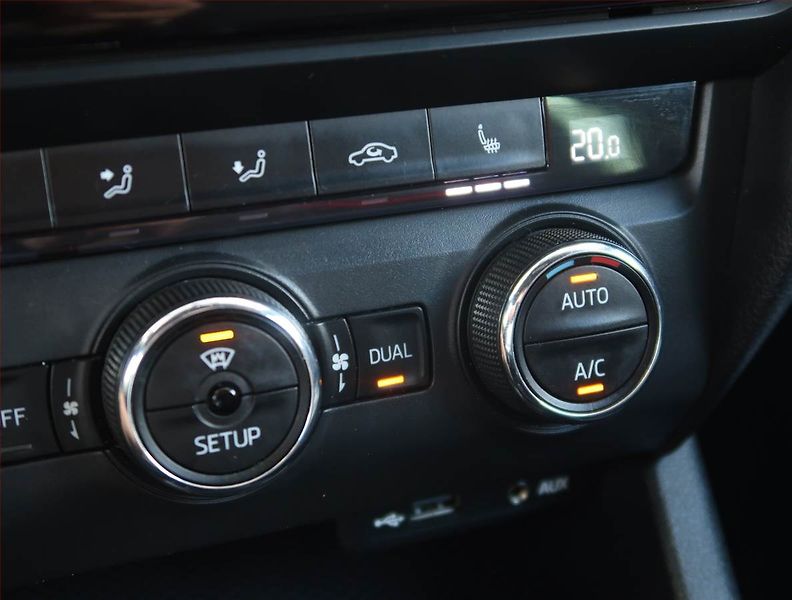 Škoda Octavia (2014) RS 2.0 TDI, Automat, Navi - fotka 19 z 22