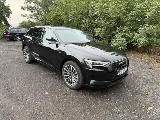 Audi e-tron (2020) Audi e-tron 55, S-LINE, tažné - fotka 2 z 16