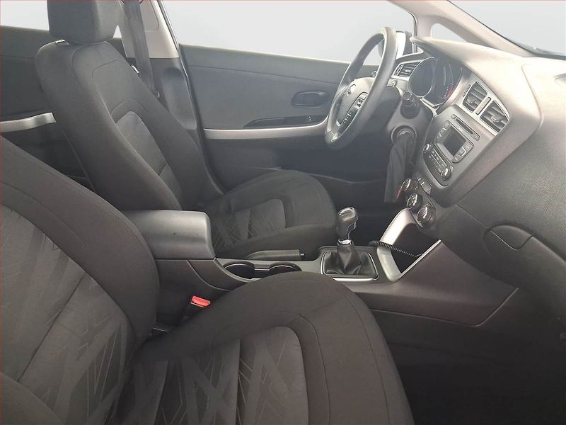Kia Ceed (2016) 1.4 CVVT, ČR,1.maj, Serv.kniha - fotka 9 z 21