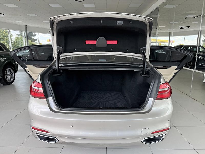 BMW Řada 7 730d xDrive*Laser*Dověry*Masáž - fotka 42 z 46