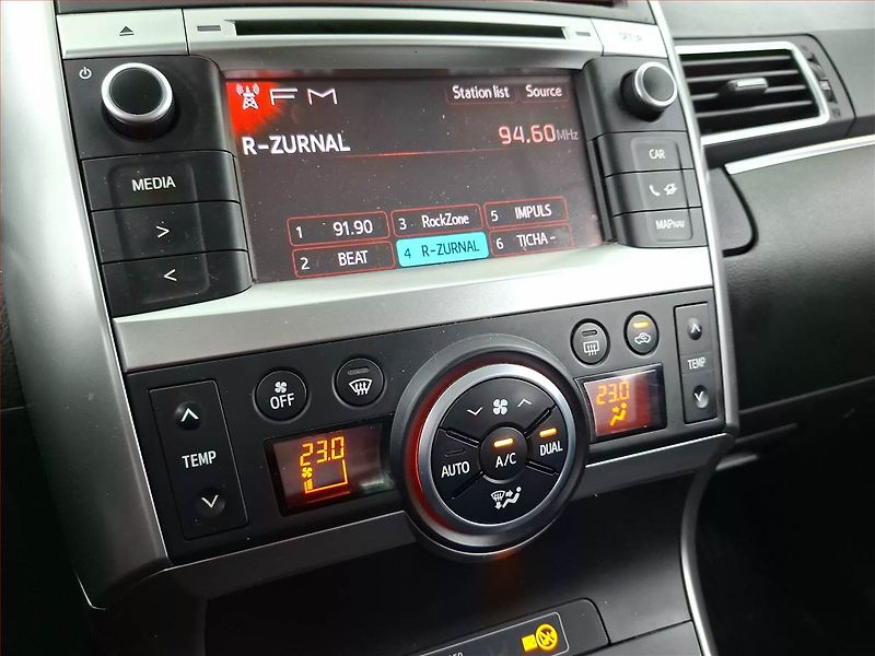 Toyota Verso (2013) 1.8 Valvematic, ČR,1.maj - fotka 14 z 17