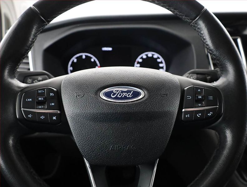 Ford Tourneo Custom (2018) Titanium 2.0 EcoBlue, ČR - fotka 8 z 21