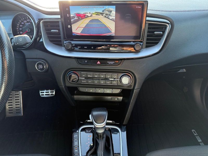Kia Ceed (2022) GT LINE 1.5TGDI 118kW CZ DPH - fotka 10 z 14