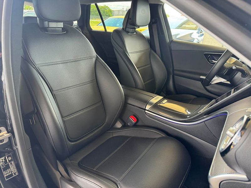 Mercedes-Benz Třídy C Avantgarde 4 MATIC kombi - fotka 14 z 20