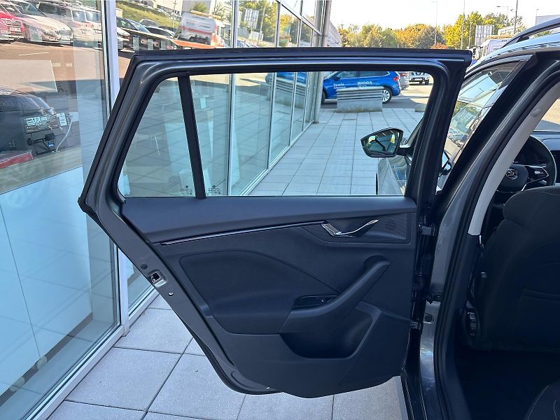 Škoda Kamiq 1.0TSi 81kW Ambition DSG - fotka 26 z 30