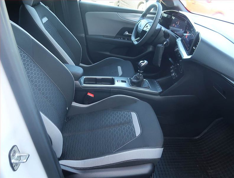Opel Mokka (2025) 1.2 Turbo - fotka 9 z 14