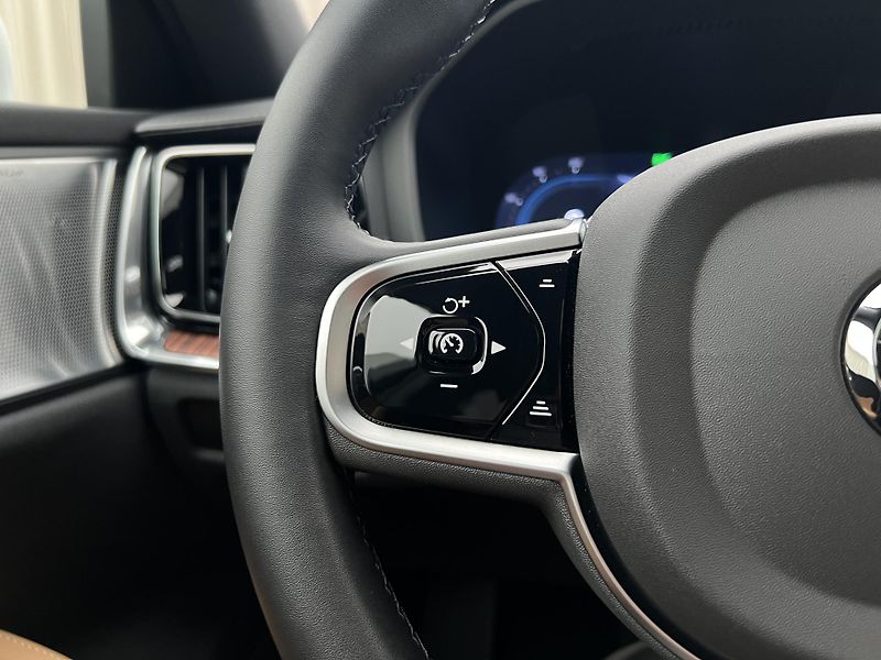 Volvo V60 T6 AWD ULTRA BRIGHT AUT - fotka 26 z 46