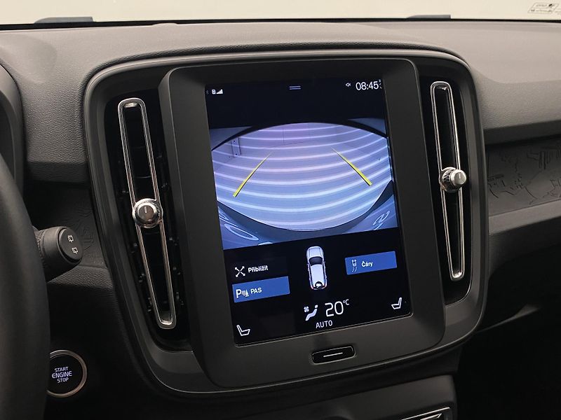 Volvo XC40 T2 KINETIC AUT REZERVACE - fotka 37 z 39