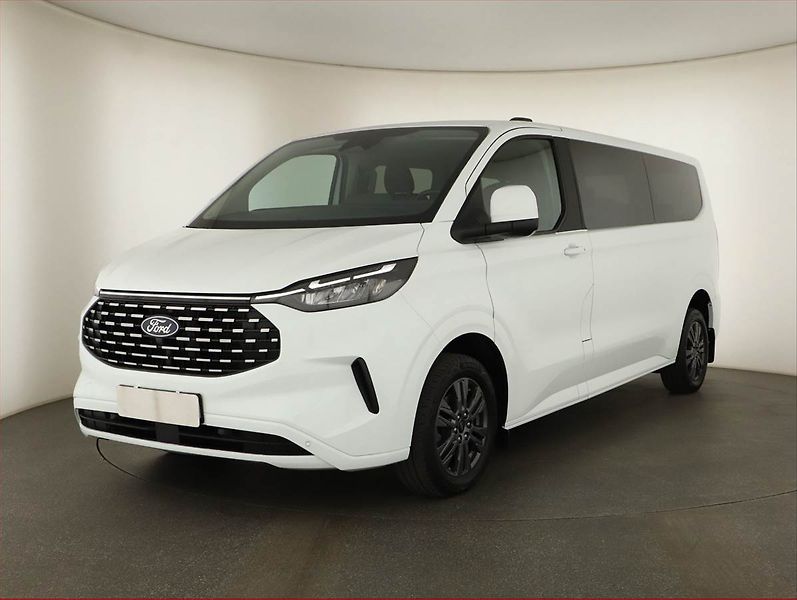 Ford Tourneo Custom (2024) Titanium 2.0 EcoBlue AWD, ČR - fotka 2 z 19