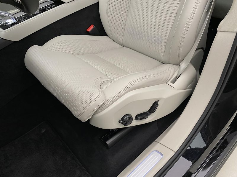 Volvo XC90 T8 AWD RECHARGE ULTRA BRIGHT - fotka 29 z 72
