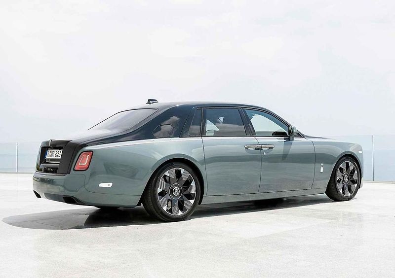 Modernizovaný Rolls-Royce Phantom (2022)
