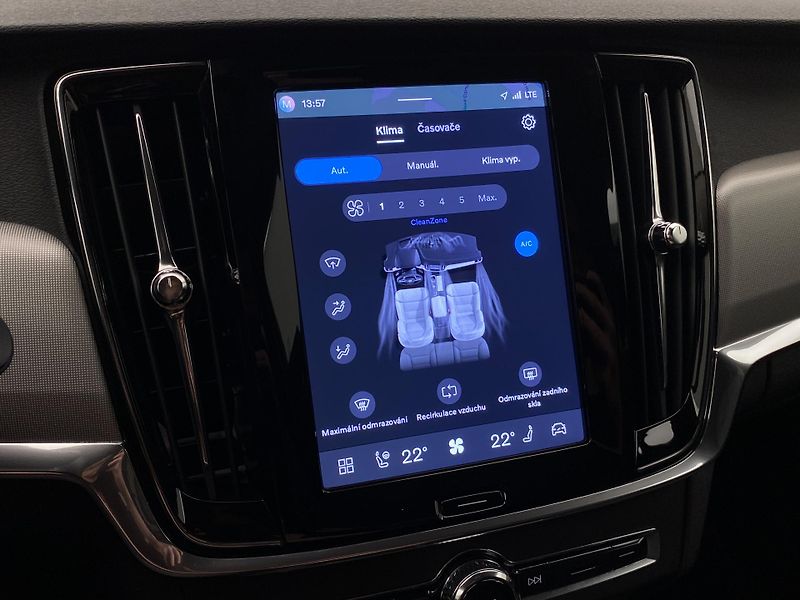 Volvo V90 T6 AWD RECHARGE REZERVACE - fotka 40 z 58