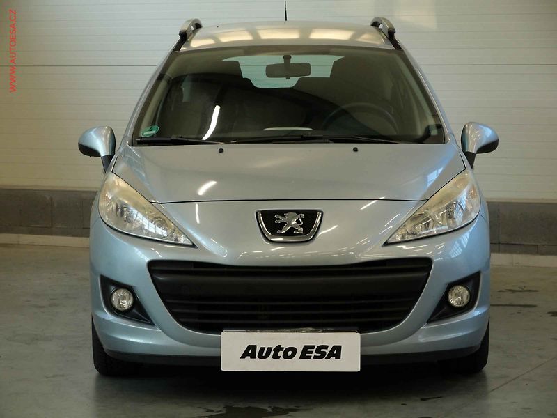 Peugeot 207 (2011) 1.4i, 2.maj,ČR, AC - fotka 2 z 16