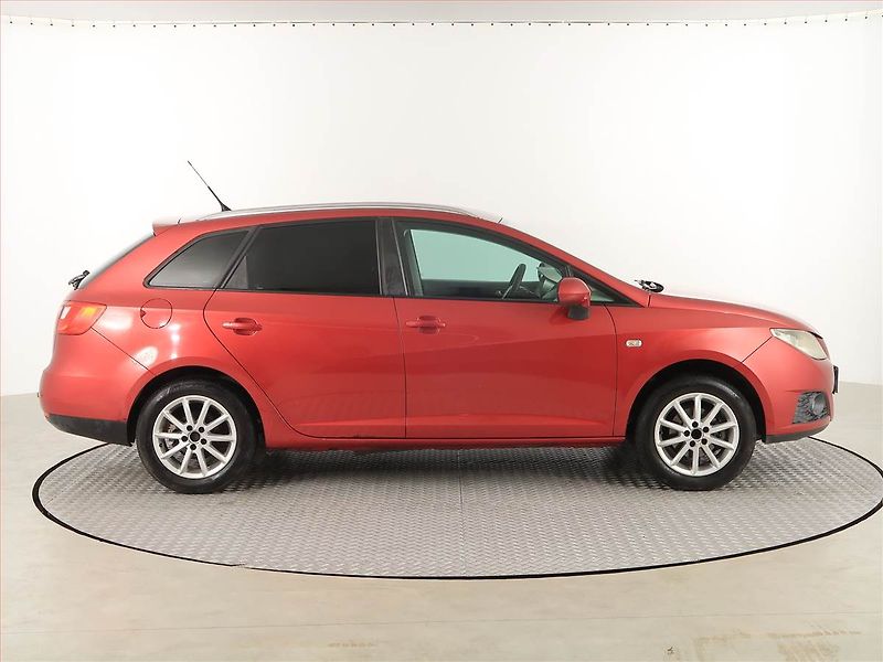 Seat Ibiza (2010) 1.4 16V, Tempomat - fotka 6 z 17