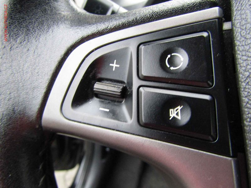 Hyundai i20 (2013) 1.2i, Klima - fotka 14 z 16