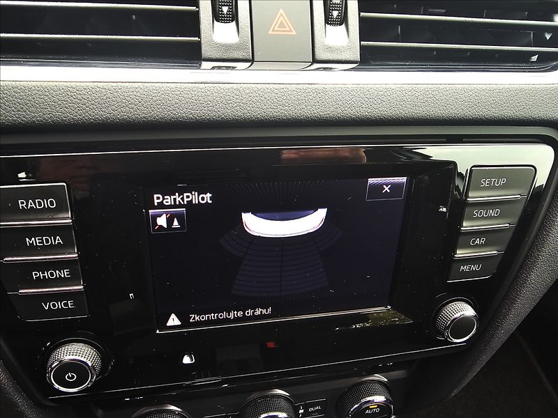 Škoda Octavia III 1,4TSi 103KW Elegance - fotka 19 z 44