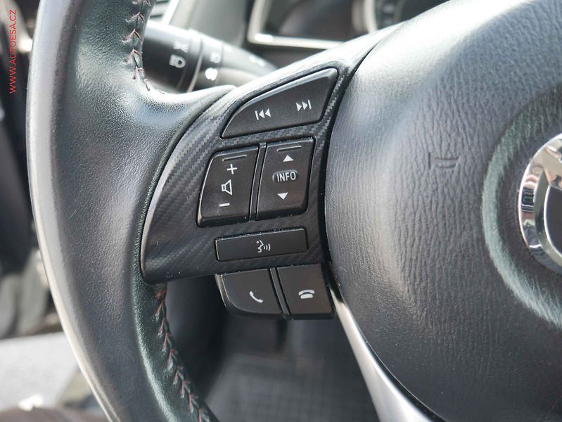 Mazda 3 (2014) 2.0i, ČR, AC, bixen - fotka 16 z 22