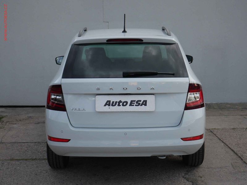 Škoda Fabia (2020) 1.0 TSI, ČR, LED, AC, kamera - fotka 5 z 16