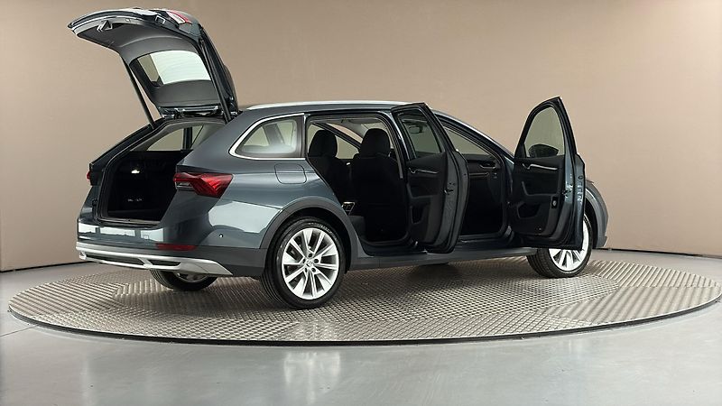 Škoda Octavia 2.0 TDI DSG 4x4 Scout Combi - fotka 6 z 28