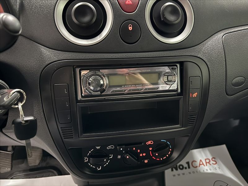Citroën C2 1,1   i 44KW ALU PO STK - fotka 11 z 19
