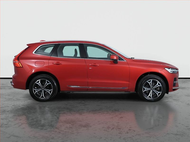 Volvo XC60 (2022) T6 Recharge - fotka 6 z 29
