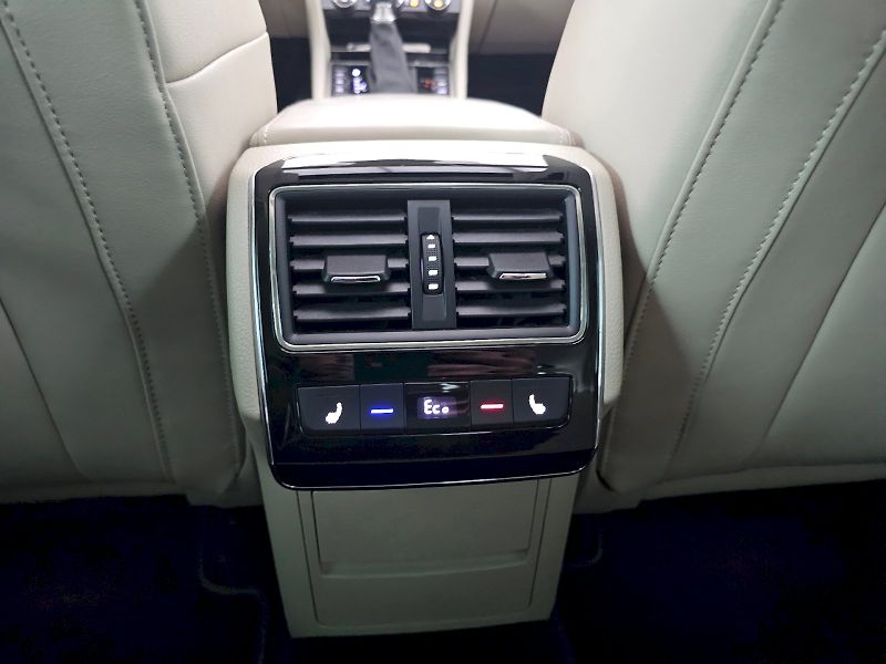 Škoda Superb (2019) 1.4PHEV 160kW LAURIN a KLEMENT - fotka 26 z 30