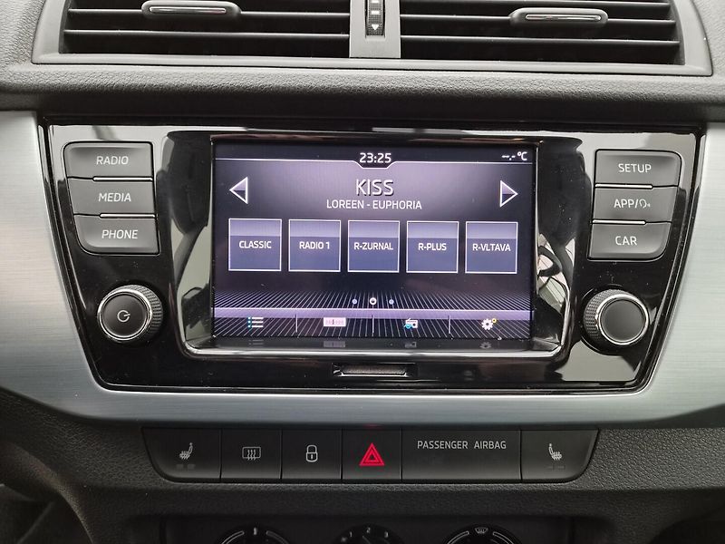 Škoda Fabia 1,0 TSI Ambition Plus - fotka 14 z 21