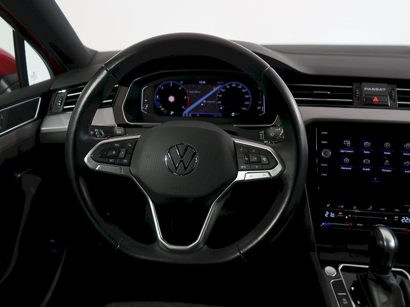 Volkswagen Passat (2023) BUSINESS PREMIUM 2.0TDI 110KW - fotka 17 z 42