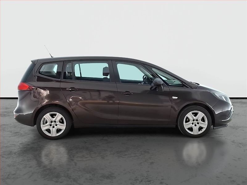 Opel Zafira (2016) 1.4 Turbo, ČR,1.maj - fotka 6 z 13