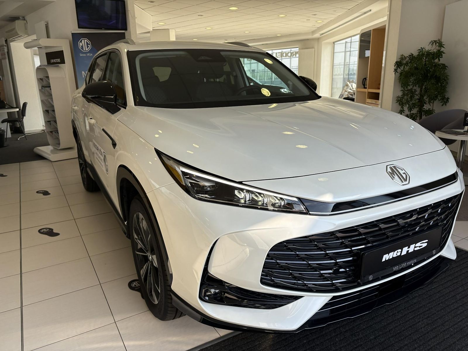 MG HS 1.5 emotion