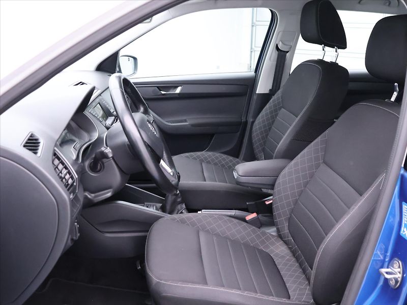Škoda Fabia 1,2 TSI 81kW Style CZ 1.Maj. - fotka 10 z 32