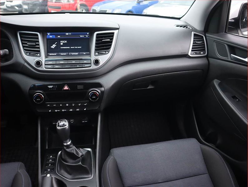 Hyundai Tucson (2018) Family 1.6 GDI, Serv.kniha - fotka 8 z 18