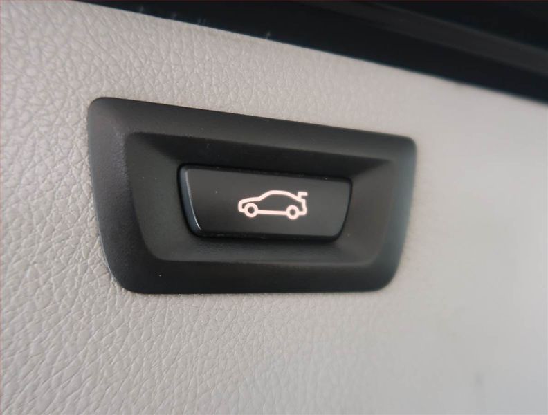 BMW Řada 3 (2013) 320 d xDrive, 4X4, Automat - fotka 19 z 19