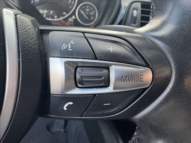 BMW Řada 4 2,0 430i xDrive Cabrio M-paket - fotka 34 z 50