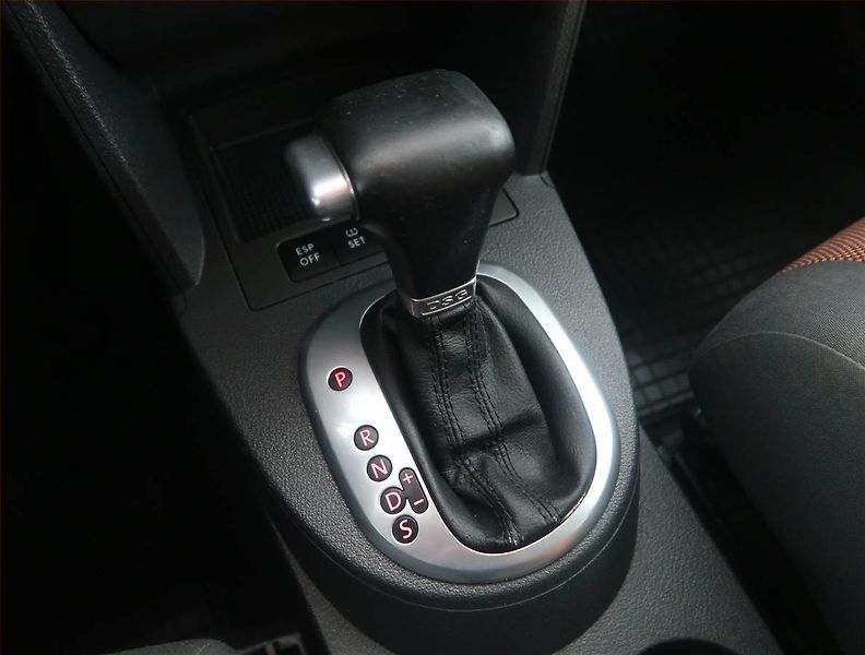 Volkswagen Touran (2007) Cross 2.0 TDI, Automat, 7 míst - fotka 13 z 16